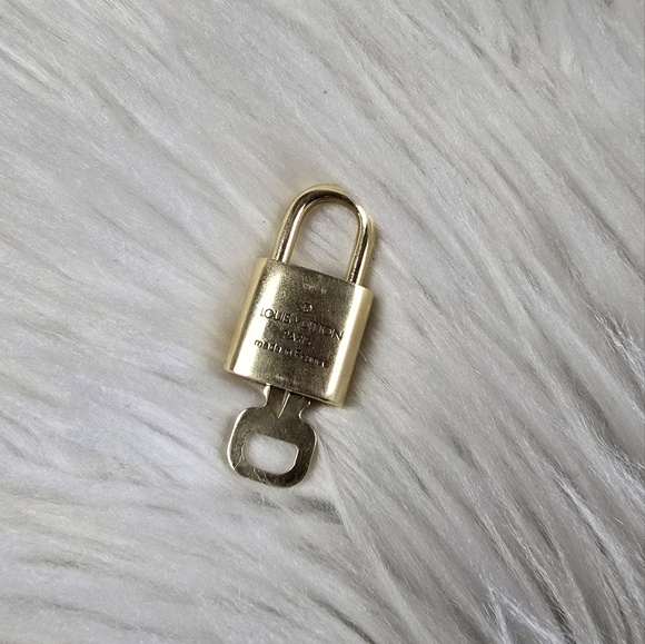 Authentic LV Lock & Key #308 - Picture 4 of 16